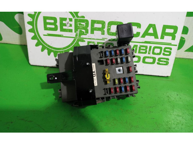 Блок предохранителей 96826374   Chevrolet Chevy Van      