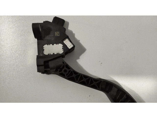 Педаль акселератора