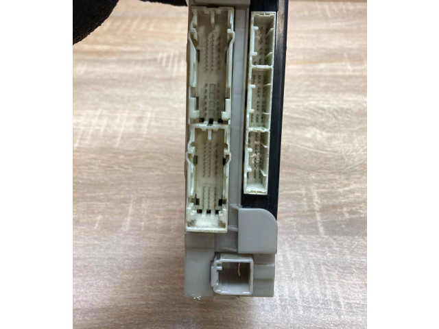 Блок предохранителей  8922147242, 8273047420A   Toyota Corolla Verso AR10    