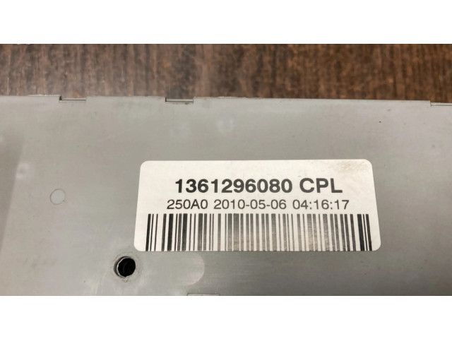 Блок предохранителей 1361296080 Buick Regal