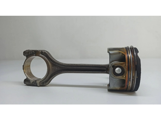 Шатун 04E107065DC, 04E198401L Skoda Fabia Mk3 (NJ) для бензинового двигателя