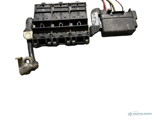 Блок предохранителей 5J0937548 Skoda Fabia Mk2 (5J)