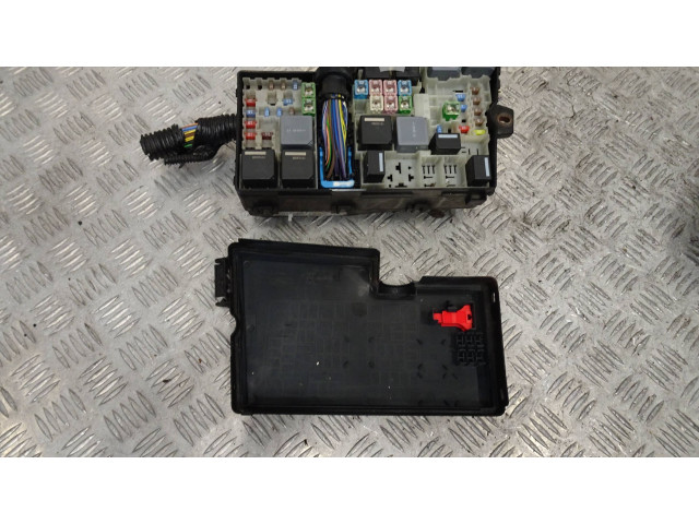 Блок предохранителей  AV6T-14A076-ABKUGA   Ford Kuga II    