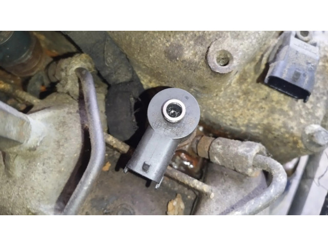 Vstřikovač 0445110059 Chrysler Voyager pro naftový motor 2.5