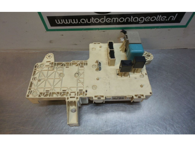 Блок предохранителей     Lexus IS 200-300    