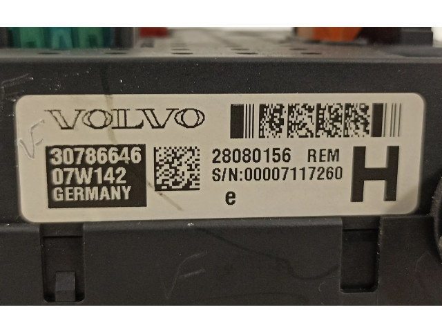 Pojistková skříňka Řídící jednotka BSM 28080156 Volvo XC70 2007