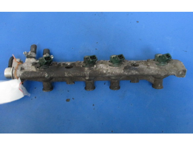 Vstřikovací lišta 857013, 857013 Renault Laguna I ---