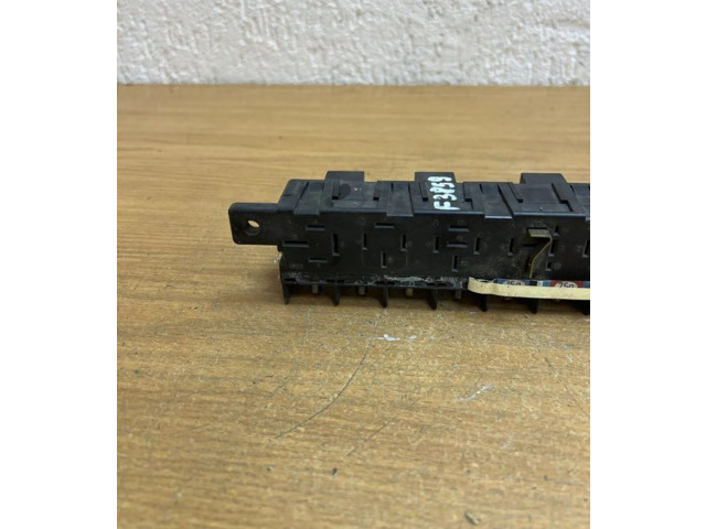 Pojistková skříňka 4A0941822, F3859 Audi A6 S6 C4 4A 1997