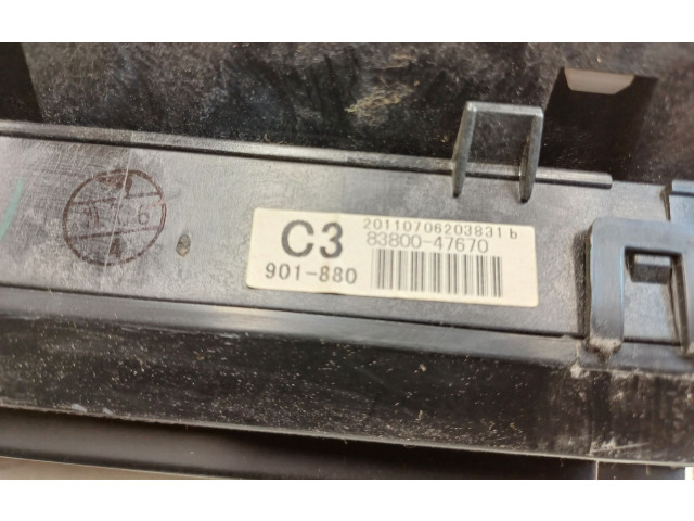 Přístrojová deska Toyota Prius (XW30) 2013 8380047670