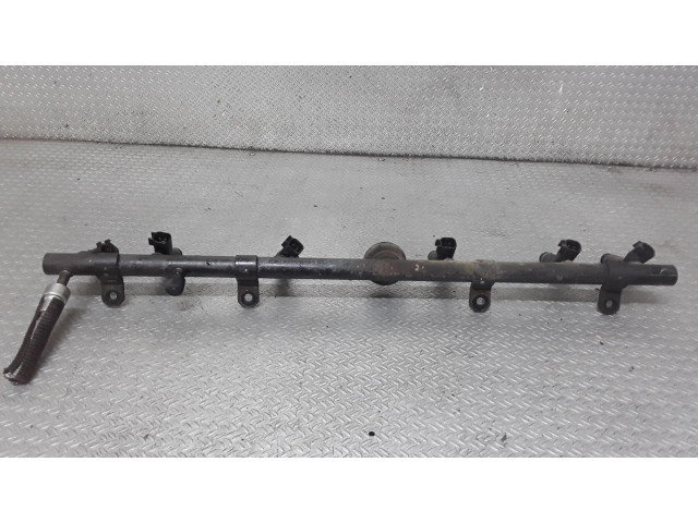 Топливная рампа 04854181 Jeep Grand Cherokee (WJ) 4.0