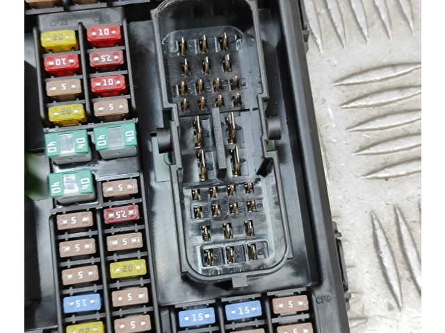 Блок предохранителей 31682732, 32315317   Volvo XC90    