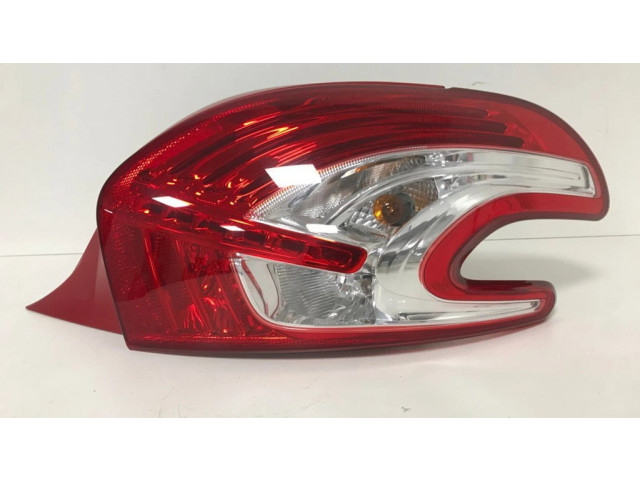 Задний фонарь правый 9672628380    Peugeot 208   2012-2019 года