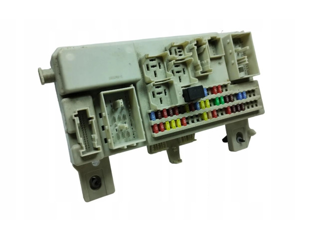 Pojistková skříňka Řídící jednotka BSM 519050058 Mazda 3 I 2008