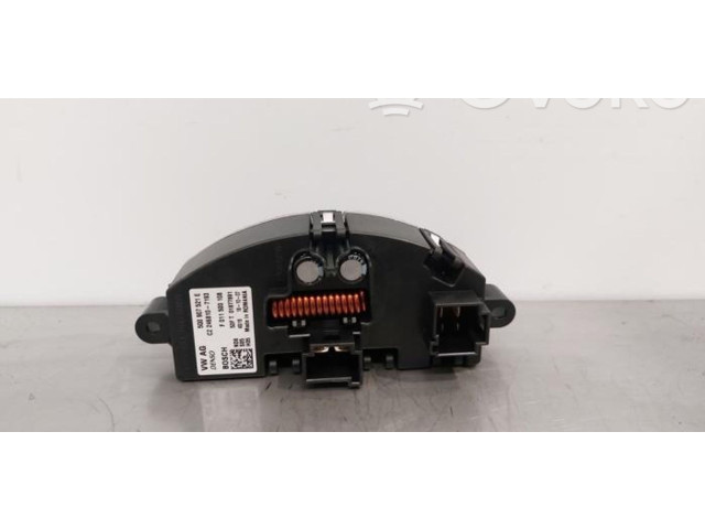 Блок управления климат-контролем 5Q0907521E   Skoda Superb B8 (3V)