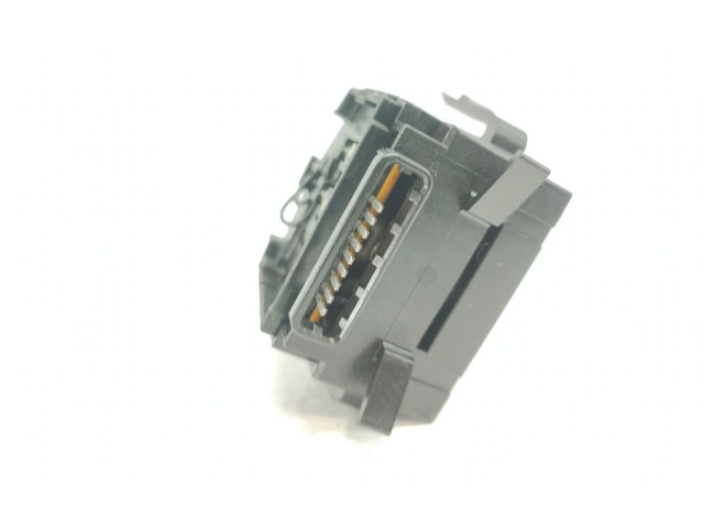 Ручка стеклоочистителей Mitsubishi Outlander