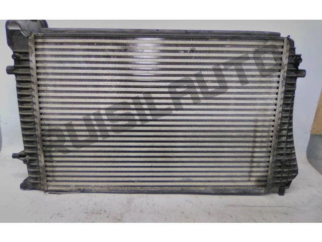 Интеркулер 1K0145803Q Volkswagen Caddy