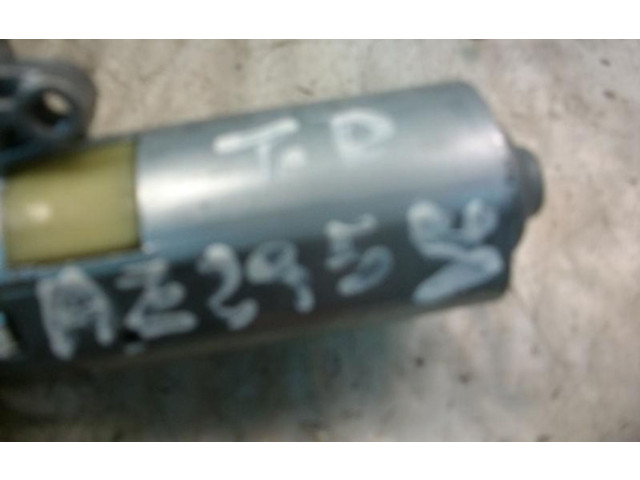 Двигатель стеклоочистителя заднего стекла    Citroen Berlingo