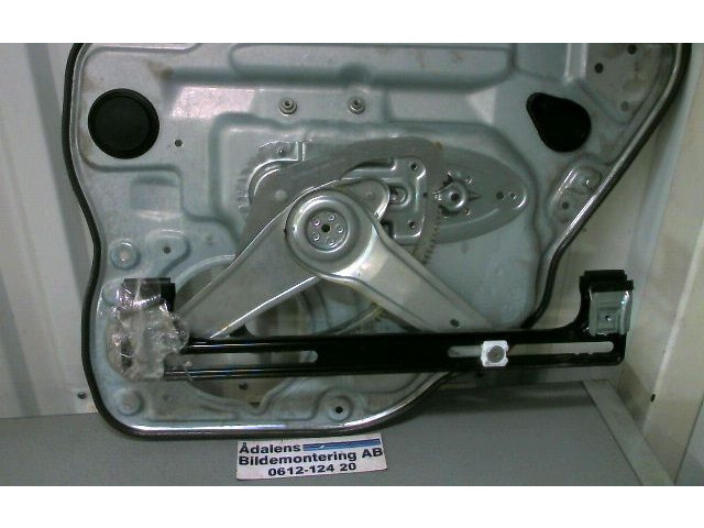 Передний електрический механизм для подъема окна без двигателя 31253515    Volvo V50