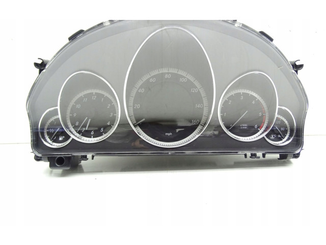 Přístrojová deska Mercedes-Benz E C207 W207 2009 A2129002308