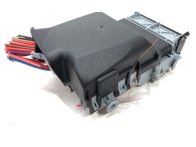 Pojistková skříňka 13222786 Opel Zafira C 2011