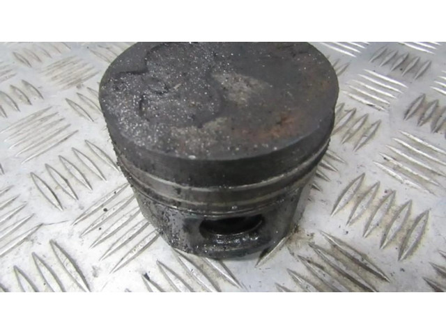 Píst Citroen Saxo pro naftový motor 1.5