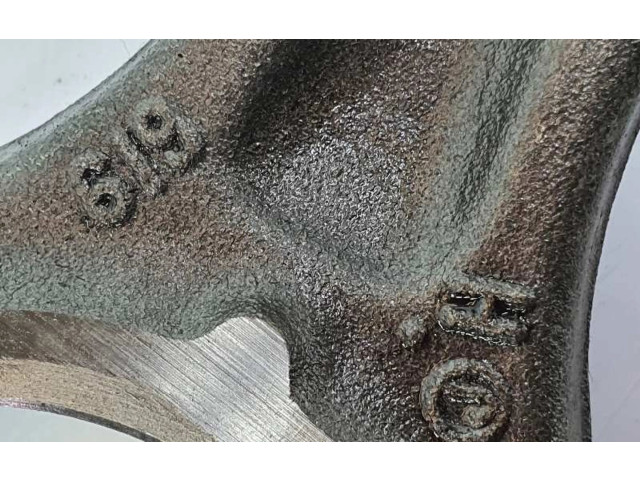 Шатун      Ford Focus  1.5