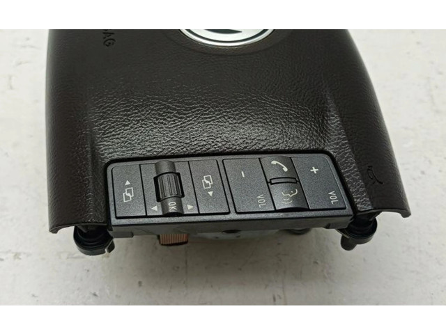 Подушка безопасности водителя    Volkswagen Phaeton