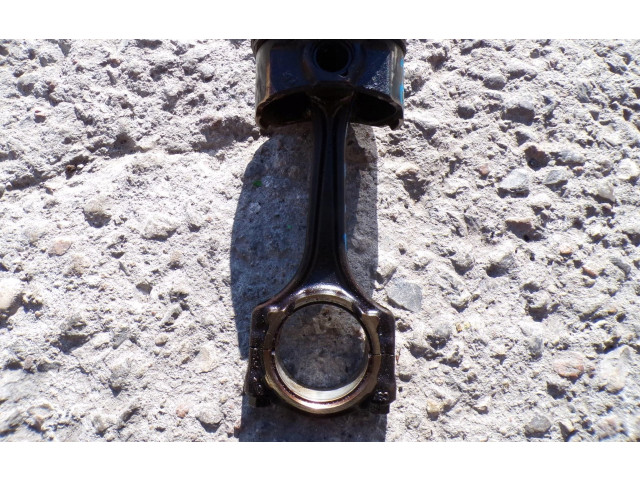  Поршень с шатуном    Alfa Romeo Giulietta  