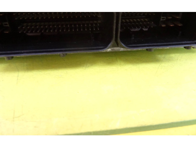 Блок управления двигателя 06A906033HA Skoda Octavia Mk2 (1Z)