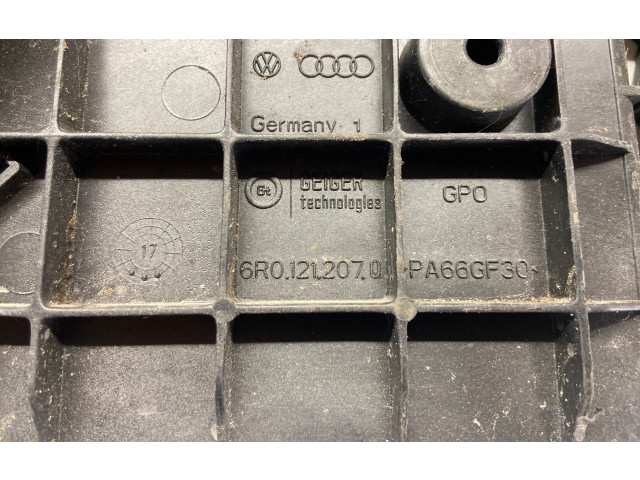 Вентилятор радиатора 6R0121207Q, PA66GF30 Skoda Rapid (NH)