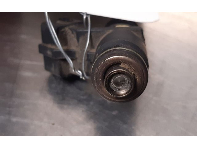 Vstřikovač 132111041872 Renault Wind