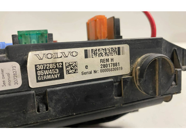 Блок предохранителей 30728512, 28017881 Volvo XC90