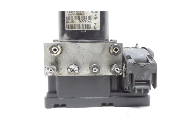 Блок АБС 8671224, P08671225   Volvo  V70  2000 - 2004 года