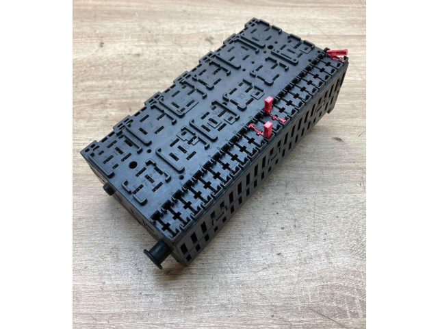 Блок предохранителей 357937039 Volkswagen Transporter - Caravelle T4