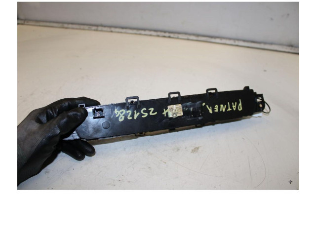 Блок управления климат-контролем 98340416ZD   Peugeot Partner III