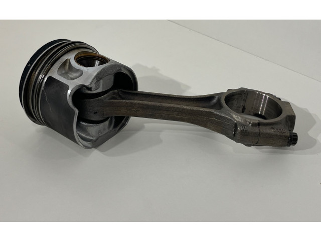 Píst 038G   Volkswagen Caddy    BLS 