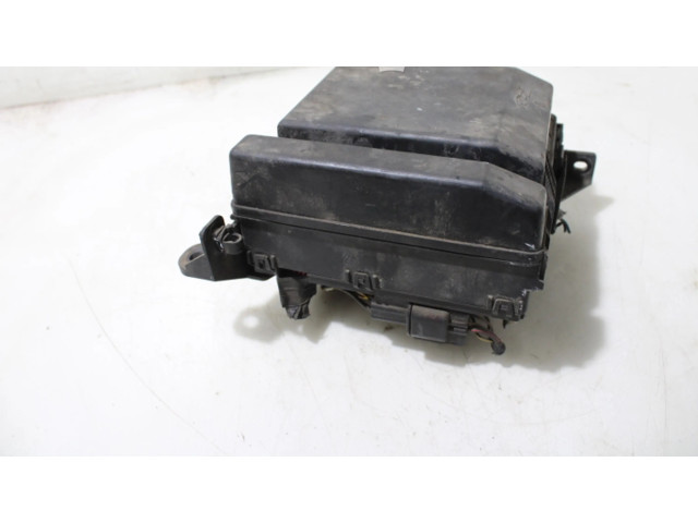 Блок предохранителей Mitsubishi Outlander