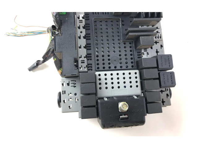Блок предохранителей  9441584   Volvo V70    