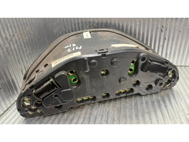 Přístrojová deska Mercedes-Benz E W210 2001 2105401448, 84570338