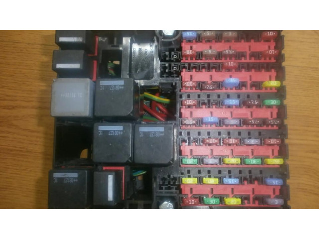 Блок предохранителей  6s6t14401adg, 2s6t14a073ac   Ford Fiesta    