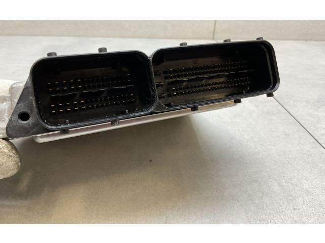 Блок управления двигателя 03L906018QM Skoda Yeti (5L)