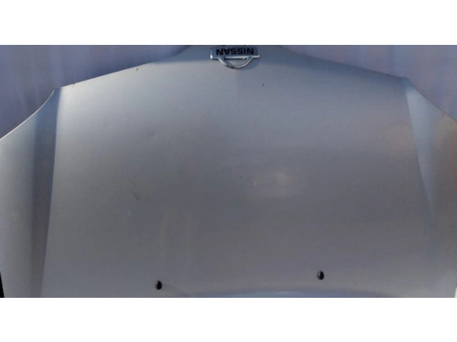 Капот двигателя