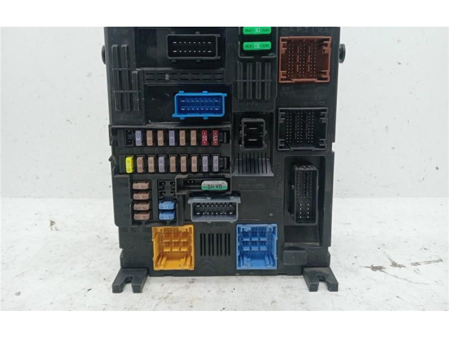 Блок предохранителей 983288028000, 0090012 Peugeot 2008 II