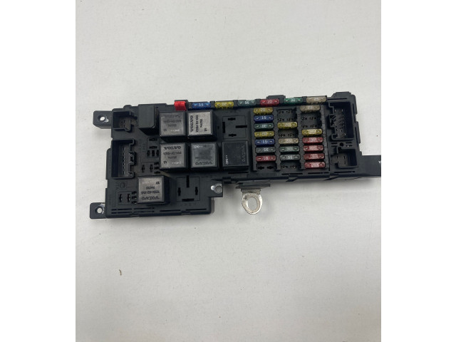 Блок предохранителей 518828108, 30728008   Volvo V70    
