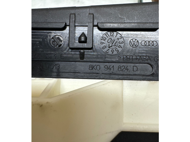 Pojistková skříňka Audi A8 S8 D4 4H 2010