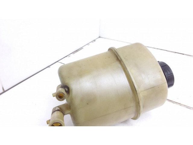 Бачек жидкости усилителя руля