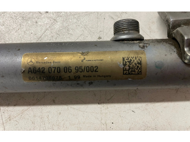 Топливная рампа A6420700695, 0281002504   Mercedes-Benz ML W164   для двигателя OM 642.940