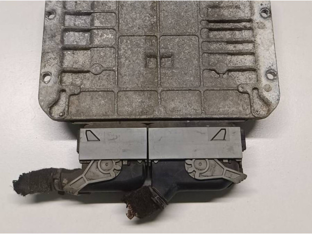 Блок управления двигателя 55590117, MB2758008179 Vauxhall Zafira B