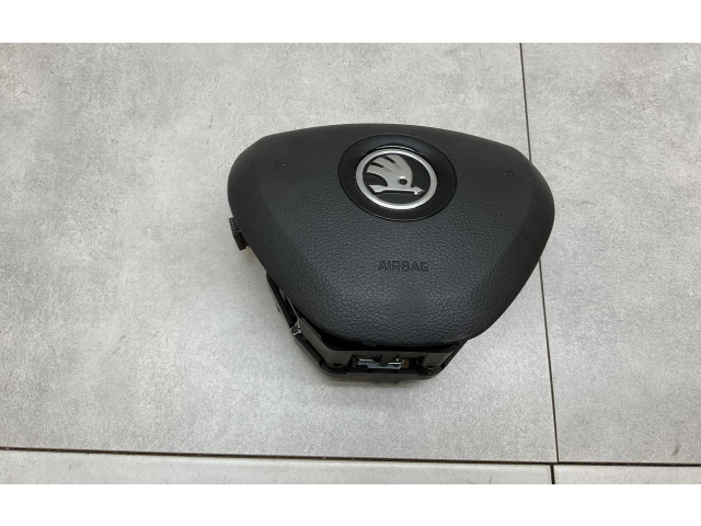Подушка безопасности водителя 5E0880201B Skoda Octavia Mk3 (5E)