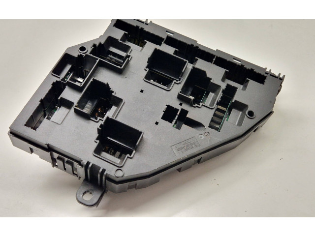 Блок предохранителей 9210860 BMW X3 F25